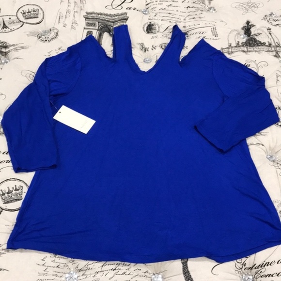 Sejour Cutout Shoulder Top - Picture 3 of 6